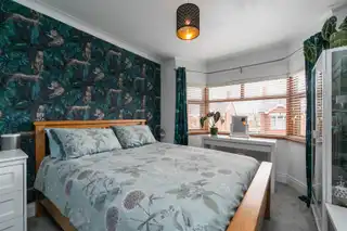 8 Holland GardensImage 19