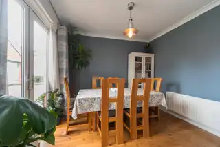 8 Holland GardensImage 13