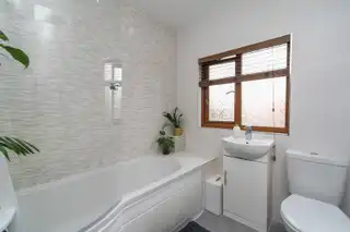 8 Holland GardensImage 25