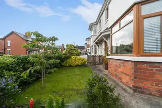 8 Holland GardensImage 5