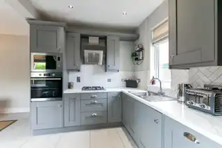 14 Irwin CrescentImage 7