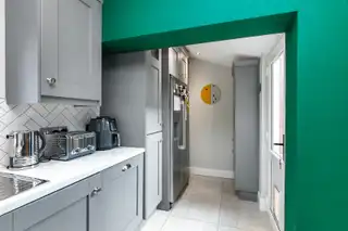 14 Irwin CrescentImage 21