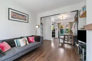 25 Bloomfield GardensImage 7