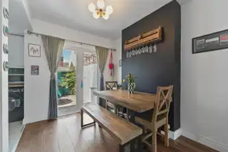 25 Bloomfield GardensImage 9