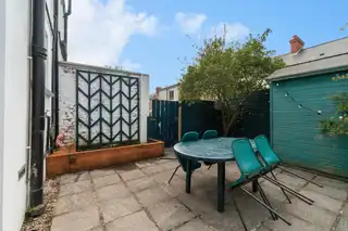 25 Bloomfield GardensImage 20