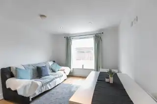 27 Hillfoot StreetImage 6