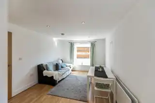 27 Hillfoot StreetImage 7