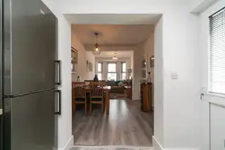 83 Ravenscroft AvenueImage 10