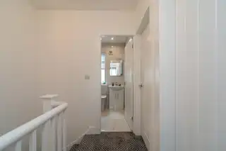 83 Ravenscroft AvenueImage 13