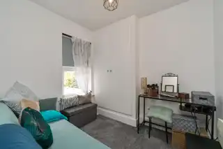 83 Ravenscroft AvenueImage 15