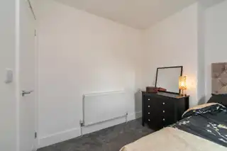 83 Ravenscroft AvenueImage 18