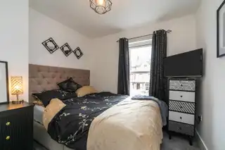 83 Ravenscroft AvenueImage 14