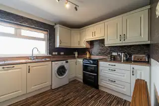 16 Lothian AvenueImage 8