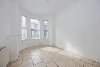 15 Woodcot AvenueImage 5