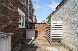 32 Dunraven GardensImage 12