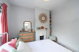 32 Dunraven GardensImage 9