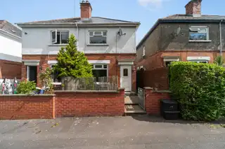 Image 1 for 32 Dunraven Gardens