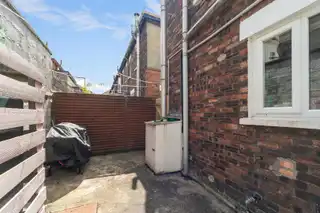 32 Dunraven GardensImage 13