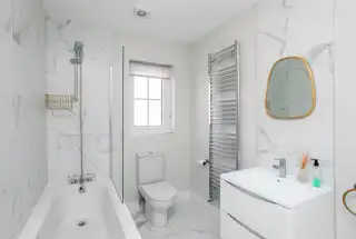 Apt 4 Ebrington HallImage 22