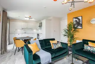 Apt 4 Ebrington HallImage 6