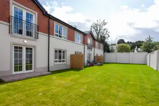 Apt 4 Ebrington HallImage 24