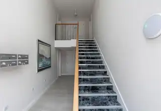 Apt 4 Ebrington HallImage 3