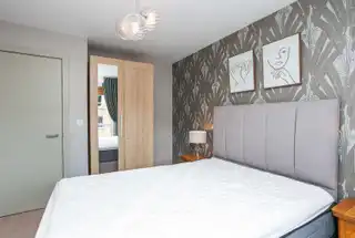 Apt 8B Altona PlaceImage 12