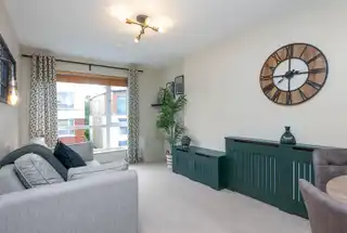 Apt 8B Altona PlaceImage 4