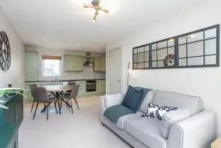 Apt 8B Altona PlaceImage 7