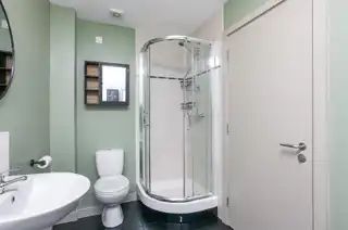 Apt 8B Altona PlaceImage 14