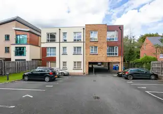Apt 8B Altona PlaceImage 2