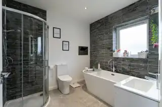 7 Balmoral DaleImage 24