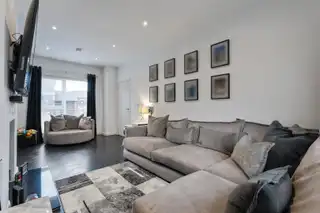 7 Balmoral DaleImage 9