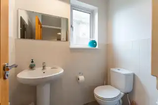 13 Grange AvenueImage 9