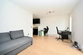 Apt 3, 61 Central AvenueImage 3
