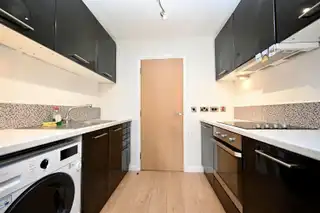 Apt 3, 61 Central AvenueImage 4