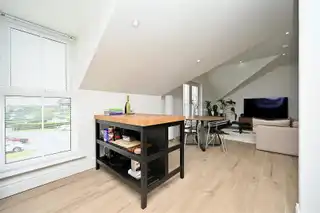 Apt 6 15 Ballantine SquareImage 16