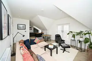 Apt 6 15 Ballantine SquareImage 11