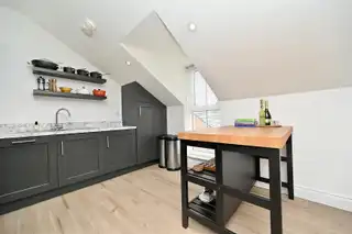 Apt 6 15 Ballantine SquareImage 15