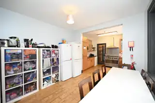 Room 6 9 Eglantine AvenueImage 5