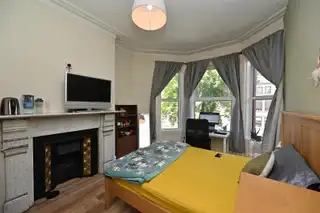 Room 3 9 Eglantine AvenueImage 7