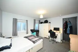 Room 7 9 Eglantine AvenueImage 7