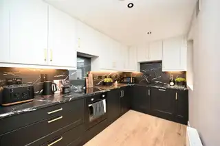 33 Surrey StreetImage 9