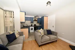 Apt 18C Hillsborough RoadImage 4