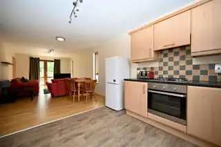 77C Heath Lodge DriveImage 6