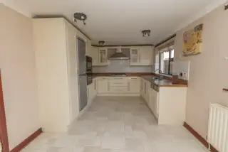 5 Downshire CourtImage 7