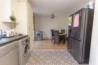 81 Boulevard ParkImage 10
