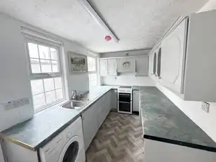 37 Rosemount AvenueImage 11