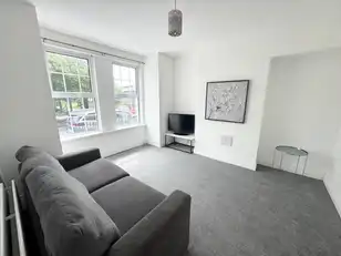 37 Rosemount AvenueImage 8