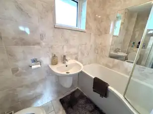 21 Lough CrescentImage 9